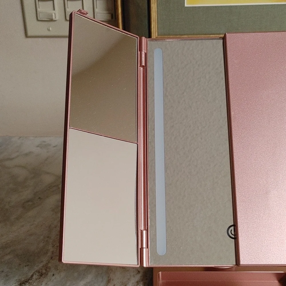 ArQray Tri-Fold Lighted Vanity Mirror